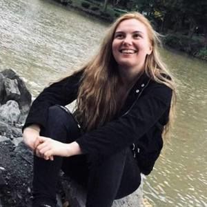 Meet your Posher, Cate